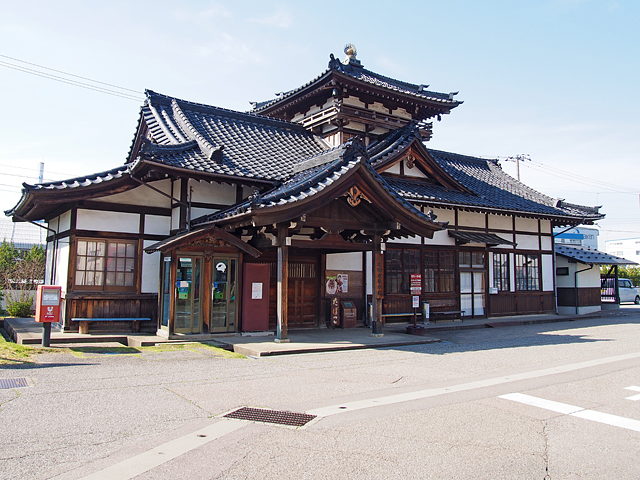 井波駅