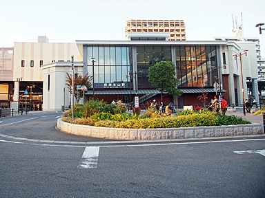 摂津本山駅（南口）