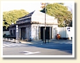 博物館動物園駅