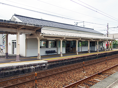 東富山駅