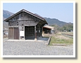 貨物ホームと上屋(美作滝尾駅) 貨物ホームと上屋(美作滝尾駅)