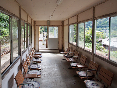 ���J�w�i�i�q�����{�E���Ɍ��j